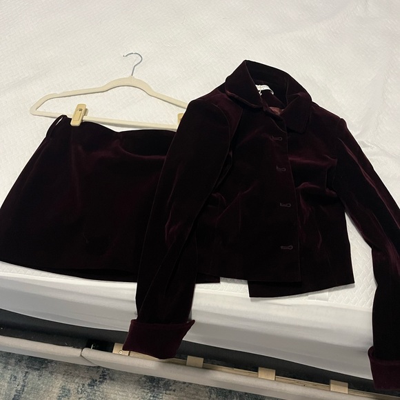 Burgundy Velvet jacket and skirt set - Picture 6 of 7
